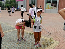 倡導(dǎo)垃圾分類，共建美好家園 青島永旺環(huán)保公益活動(dòng)